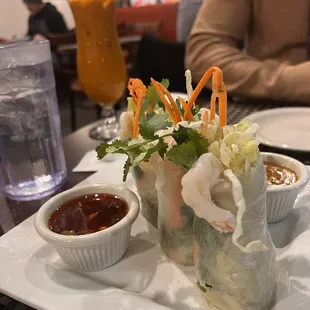 Shrimp spring rolls
