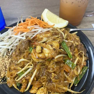 N1. Pad Thai