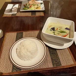Green curry shrimp and steamed rice