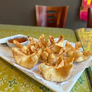 Cream cheese wontons