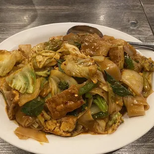 67. Drunken Noodle with Basil and tofu