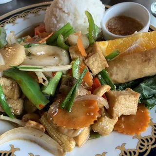 7. The Cashew Nuts Meat Stir-fried With Cashew Nuts,