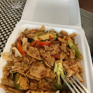 &apos;Shrimp&apos; drunken noodle.. with broken noodles and barely any shrimp