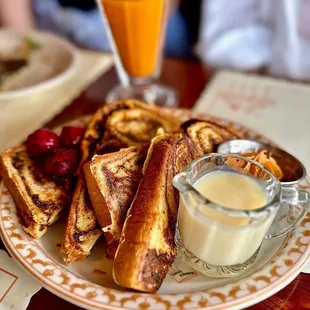 Thai Tea French Toast | Instagram: GaoGirlsGrubbin