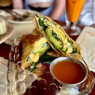 Thai Diner Egg Sandwich | Instagram: GaoGirlsGrubbin