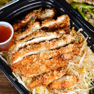 Crispy Chicken Pad Thai