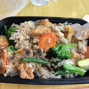 Fried rice with vegetable and tofu