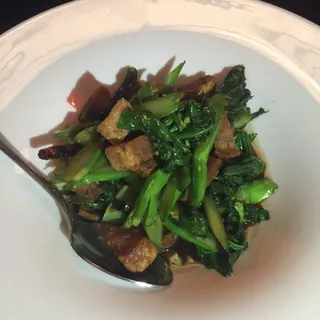 Sauteed Gailan & Crispy Pork