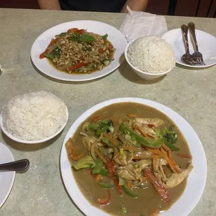 Spicy Thai Style Basil Pad Peanut Sauce