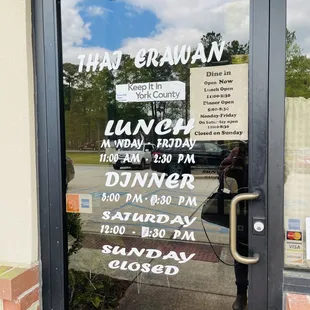 Opening hours (April 2022)