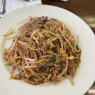 Beef pad thai