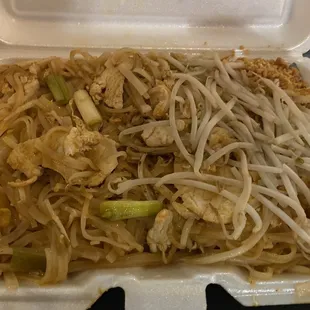 Pad Thai with chicken