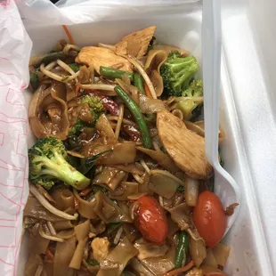 Chicken drunken noodles. Pretty good!