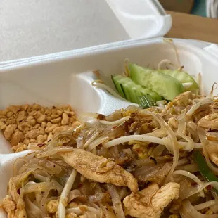 Chicken pad thai to go