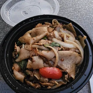 Drunken noodles with chicken