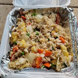 Pineapple fried rice with chicken