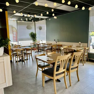 sushi and sashimi, interior