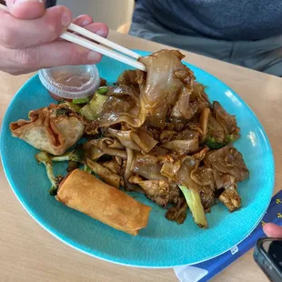 Padseiwoo, daily special for $2 more gets you soda / 2 spring rolls and crab wonton.