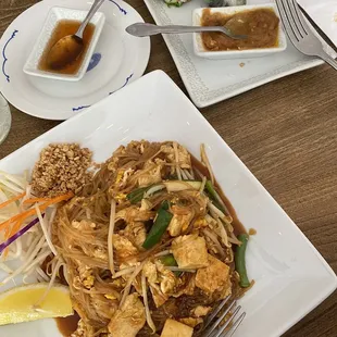 chicken pad thai