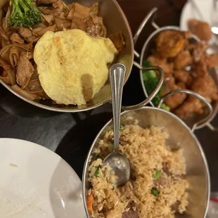 Yum! Pad se ew fried rice and honey shrimp