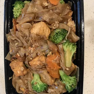Pad see ew with extra broccoli