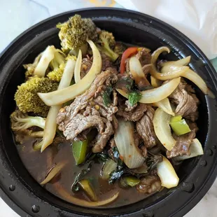 beef, broccoli, and onions