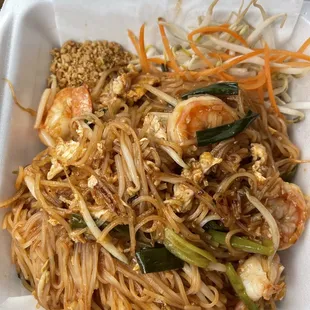 Shrimp pad Thai super yum!!! Price $14 which is GREAT considering vendors pricing on North Shore.