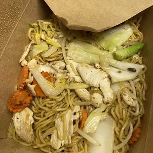 Chow mein with chicken