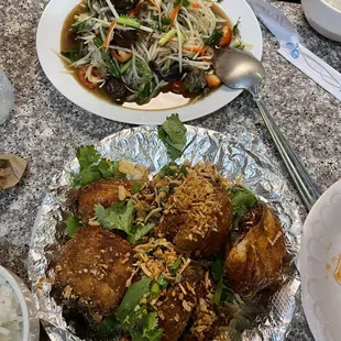 The chicken was so crispy and got the good taste. Dipping sauce go together so well.