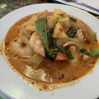 C7. Pineapple Curry with Shrimp