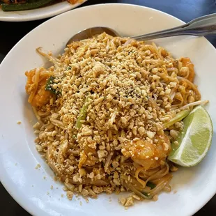 Shrimp pad-thai