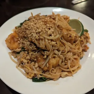 Shrimp pad thai