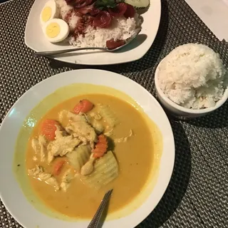 Yellow Chicken Curry