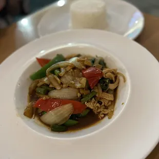 Pad ka paow basil