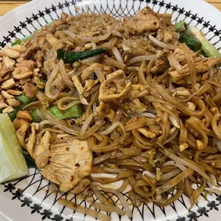 Pod Thai with chicken