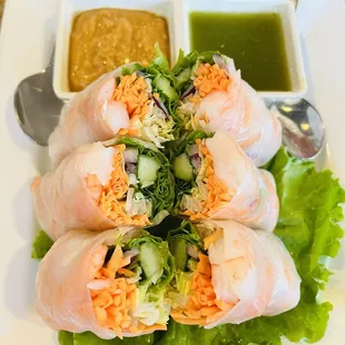 Fresh rolls with shrimp - sauce is yummy