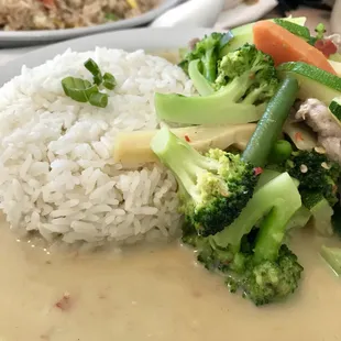 Delicious beef green curry