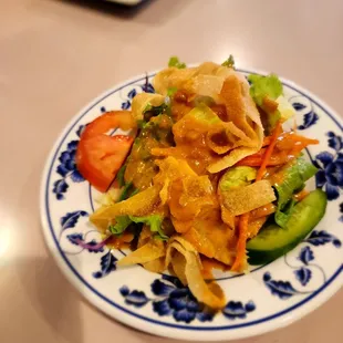 Salad with peanut sauce