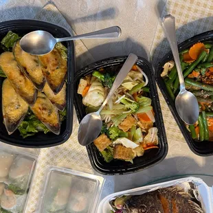 Baked mussels, stir fried veggies, garlic green beans