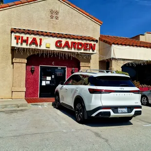 It is on Sunnymead before pigeon pass &amp; castenadas....Support your local restaurants