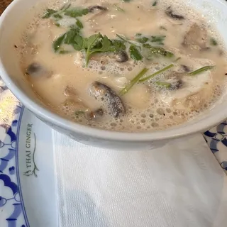 Tom Kha