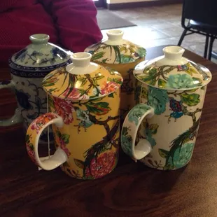 So we ordered tea: ginger (2 each), jasmine, &amp; lapsang souchong. Delicious! Love the cups!