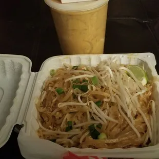 Pad Thai (and) Massuman Curry