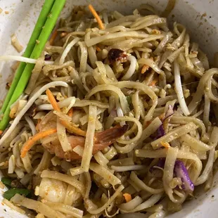 Shrimp pad Thai...you see the red chili pepper? It&apos;s all throughout! So spicy!