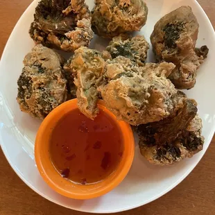 Tempura broccoli with house made sauce