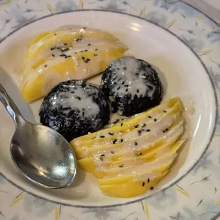 Mango sticky rice