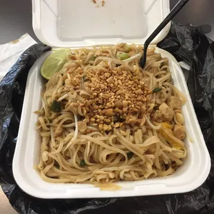 Chicken pad Thai mild
