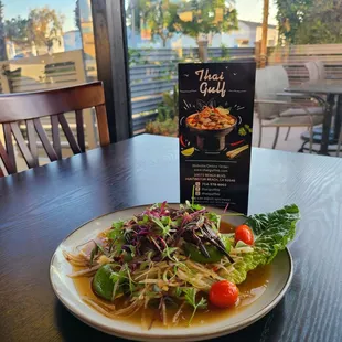 Papaya salad with salted crab