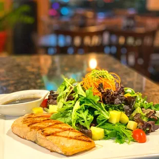 Seared Salmon Salad