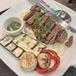 Grilled Rib Eye Salad